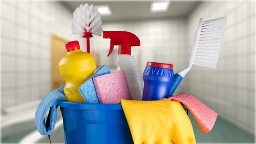 Professional cleaner working in a Richmond upon Thames home